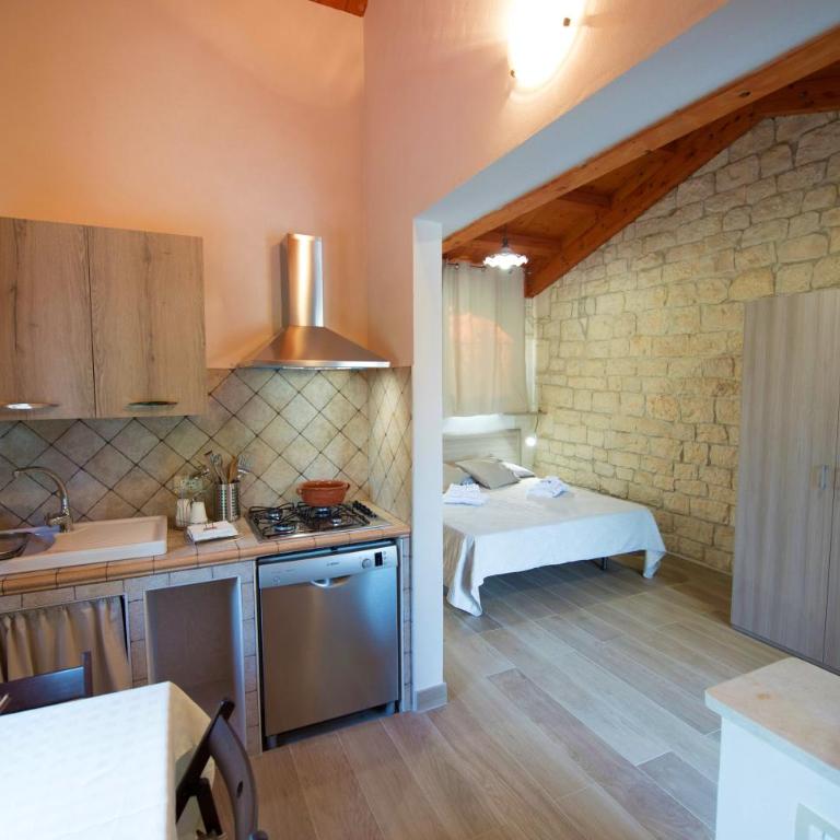 Donna Tommasa - Six-Bedroom House - 8