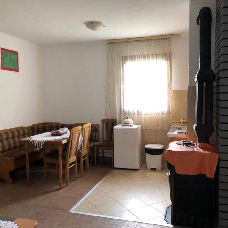Apartmani LUX - Apartman sa 2 Spavaće Sobe i Terasom - 26