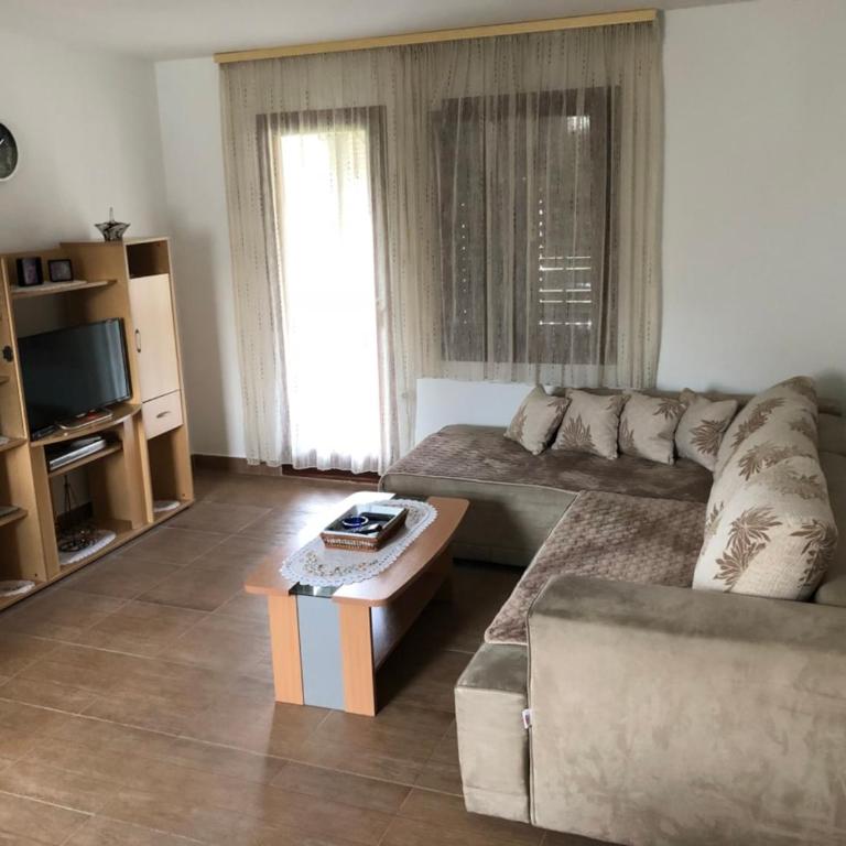 Apartmani LUX - Apartman sa 2 Spavaće Sobe i Terasom - 27
