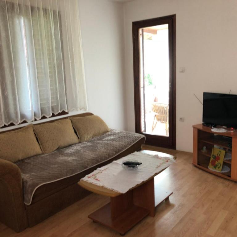 Apartmani LUX - Apartman sa 2 Spavaće Sobe i Terasom - 28
