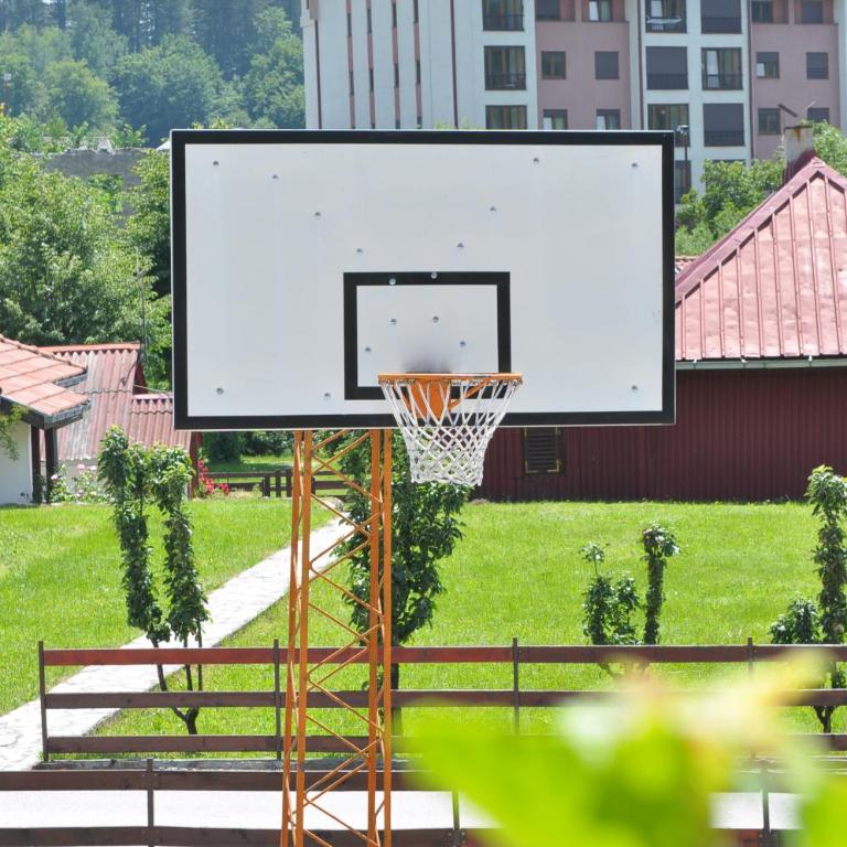 Apartmani LUX - Apartman sa 2 Spavaće Sobe i Terasom - 13