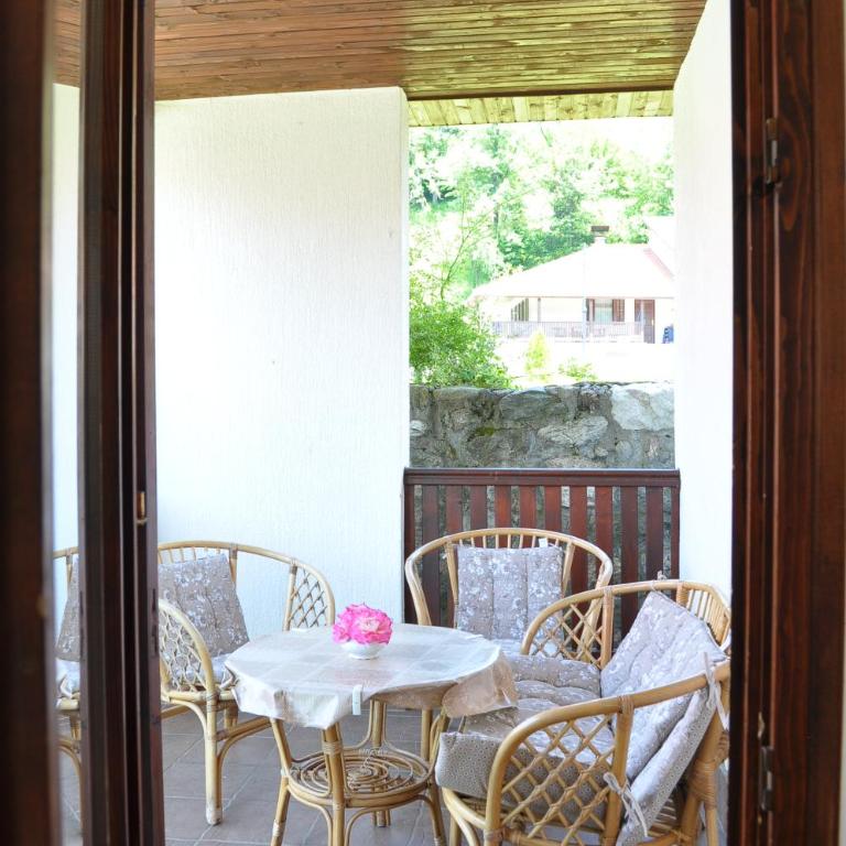 Apartmani LUX - Apartman sa 2 Spavaće Sobe i Terasom - 23