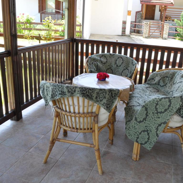 Apartmani LUX - Apartman sa 2 Spavaće Sobe i Terasom - 21