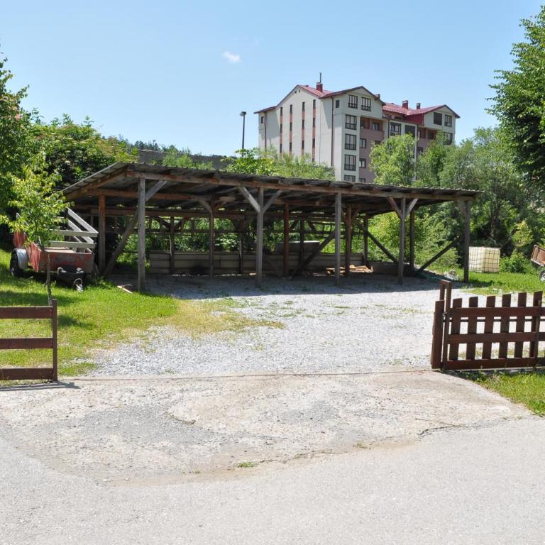 Apartmani LUX - Apartman sa 2 Spavaće Sobe i Terasom - 9