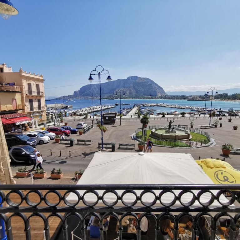 Mondello Vista Mare - Appartamento con 2 Camere da Letto - 5