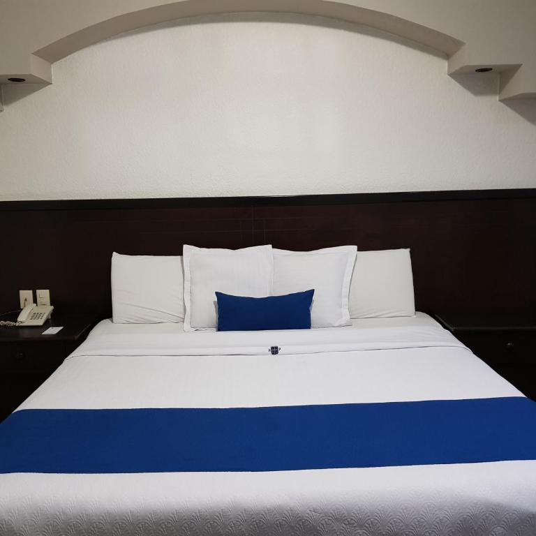 Hotel Principado Tijuana Aeropuerto - Standard King Room - 4