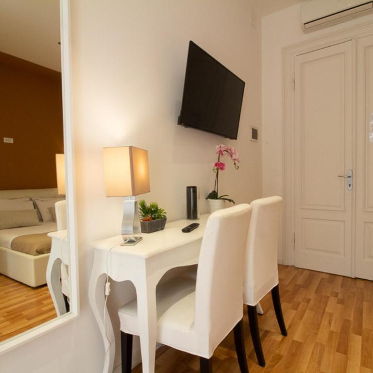Maison Amelie - Double Room with Balcony - 3