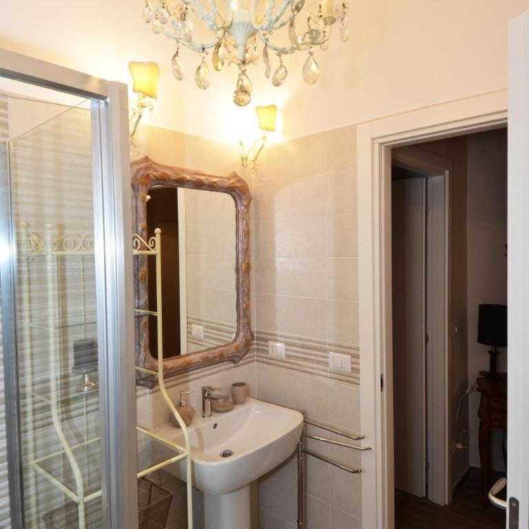 Room & Breakfast Nettuno 29 - Camera Tripla con Bagno Privato Esterno - 5