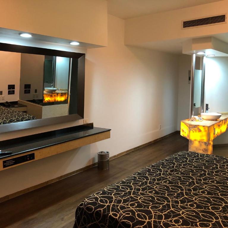 Hotel Pasadena CDMX - Habitación Deluxe con cama extragrande - 1