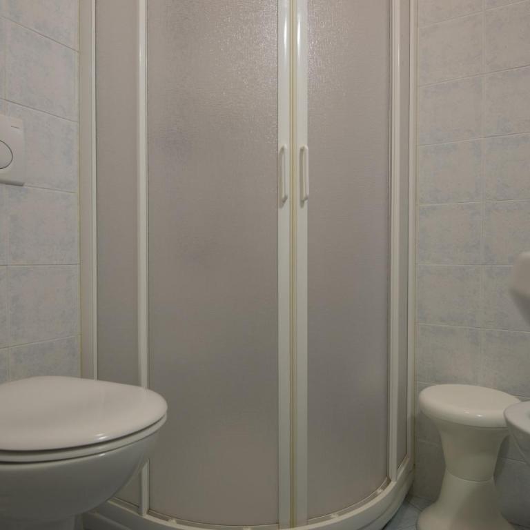 Hotel Airone - Camera Singola con Bagno Privato - 2