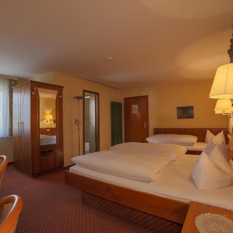 Hotel Post Leutkirch - Familienzimmer mit Bad - 2