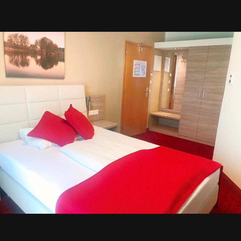 Hotel Aragia GmbH - Doppel- oder Zweibettzimmer - 7