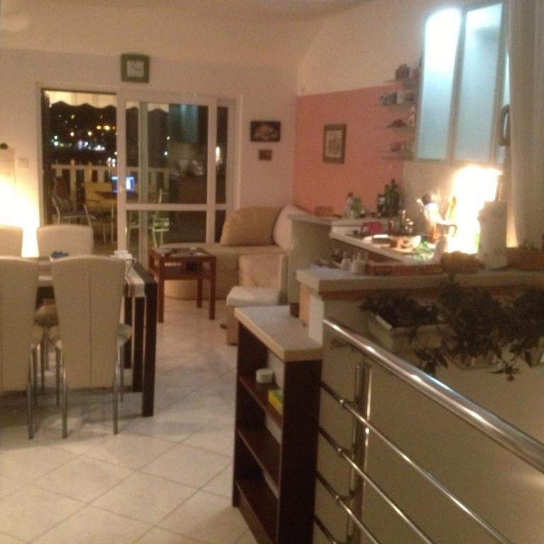 Apartments Paradiso - Porodični Deluks Apartman sa 1 Spavaćom Sobom, Balkonom i Pogledom na More - 19