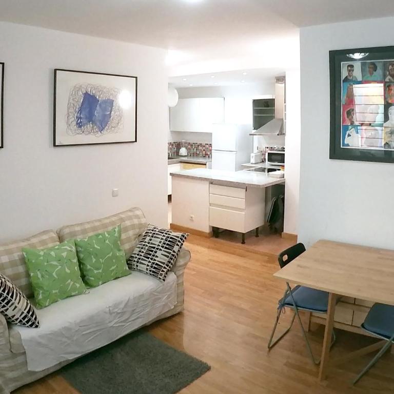 Cómoda ubicación, cerca de la playa - Apartamento de 2 dormitorios - 2