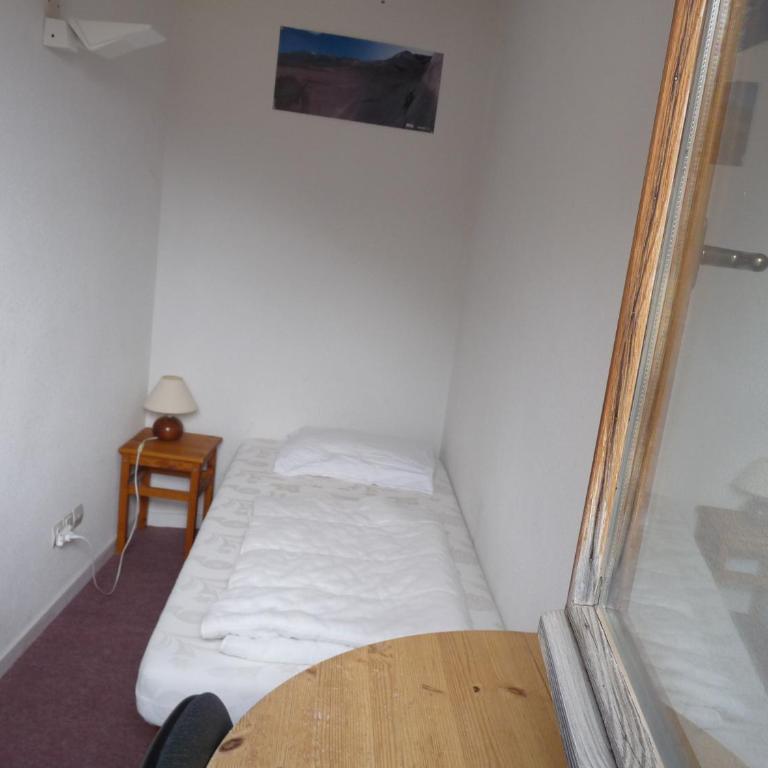 Gite l'Aiguillette du Lauzet - Chambre Simple avec Salle de Bains Extérieure Privative - 1