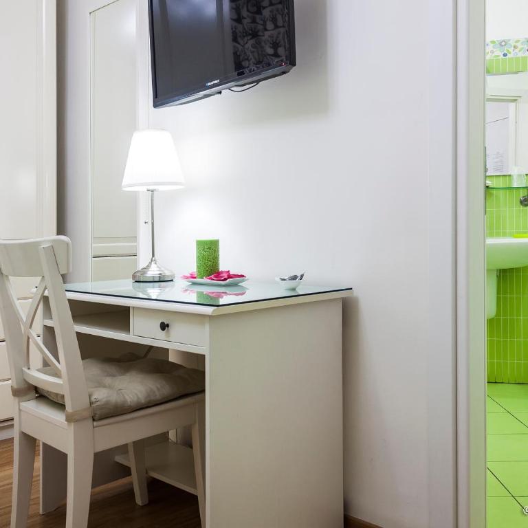 Metropolis B&B - Double or Twin Room - 4