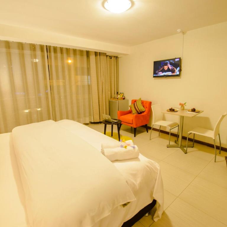 Wayta Inn - Deluxe Double Room with Bath - 11