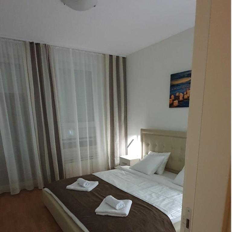 Royal apartment Belvill - Two-Bedroom Apartment - 21