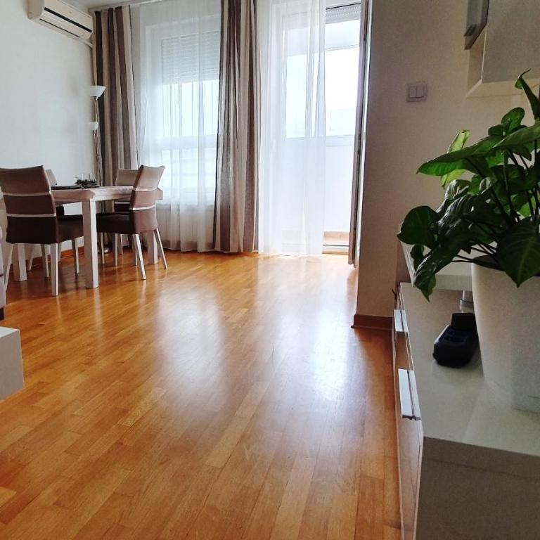 Royal apartment Belvill - Two-Bedroom Apartment - 4