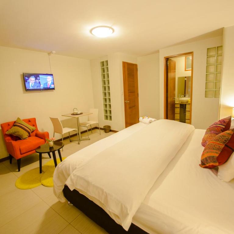 Wayta Inn - Deluxe Double Room with Bath - 12