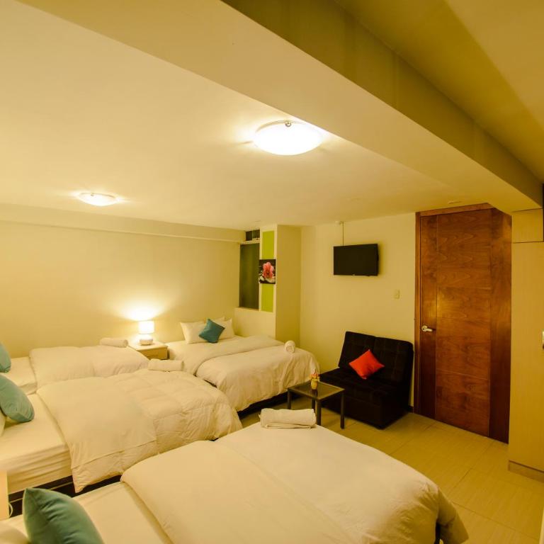 Wayta Inn - Deluxe Quadruple Room - 2
