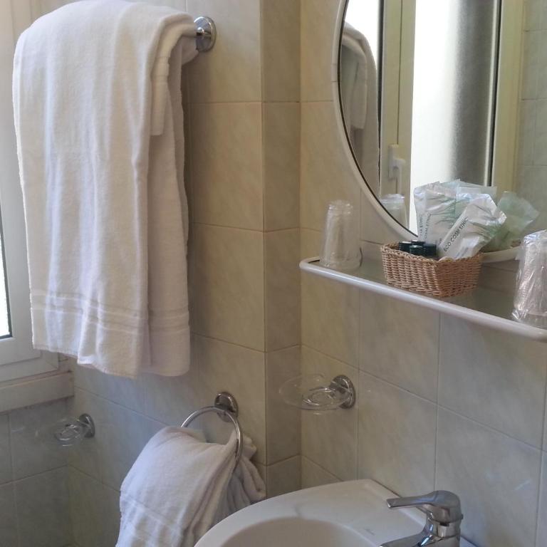 Hotel Teti - Chambre Quadruple - 11
