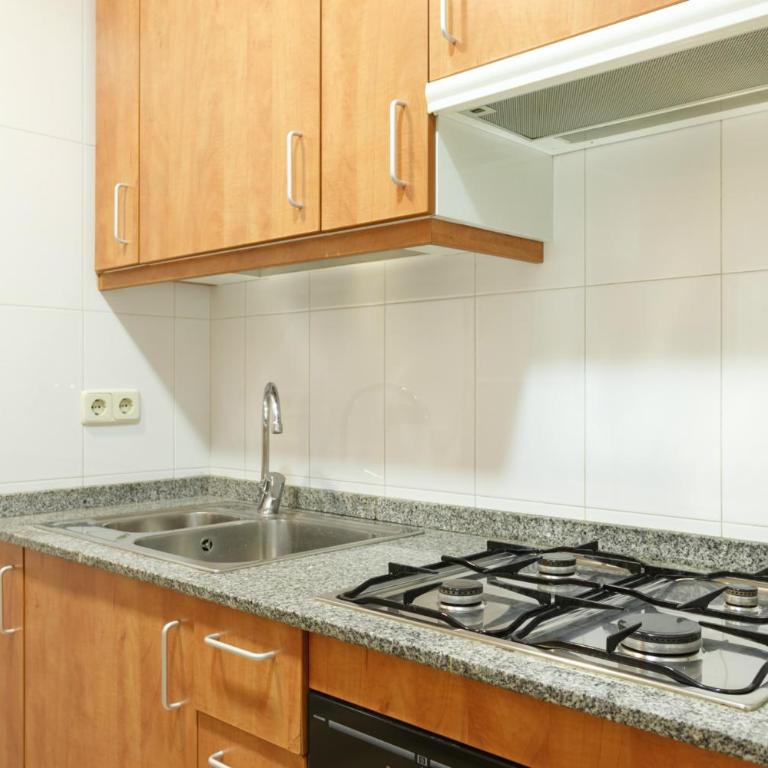 Sant Antoni Market - Large One-Bedroom Apartment (2 Adults) - 12
