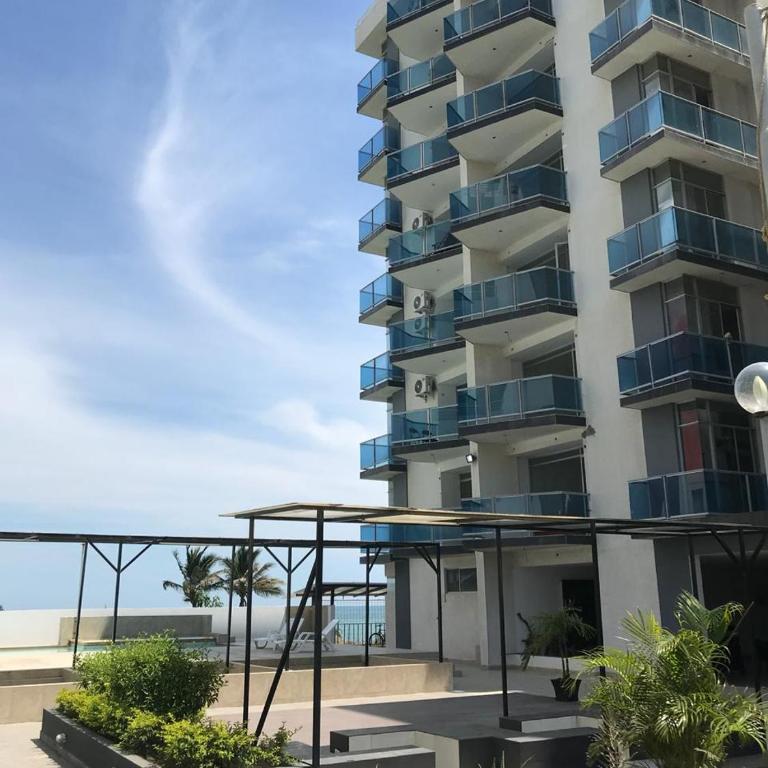 Espectacular, frente al mar - Three-Bedroom Apartment - 23