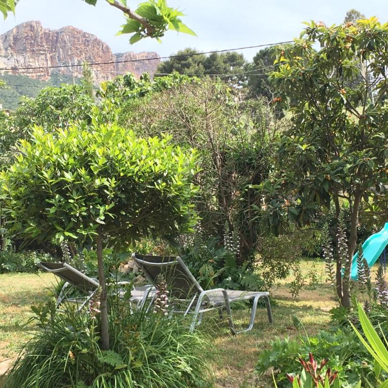 Large private garden, quiet 2-bedroom apartment, air conditioning, wifi, parking - Appartement - 52