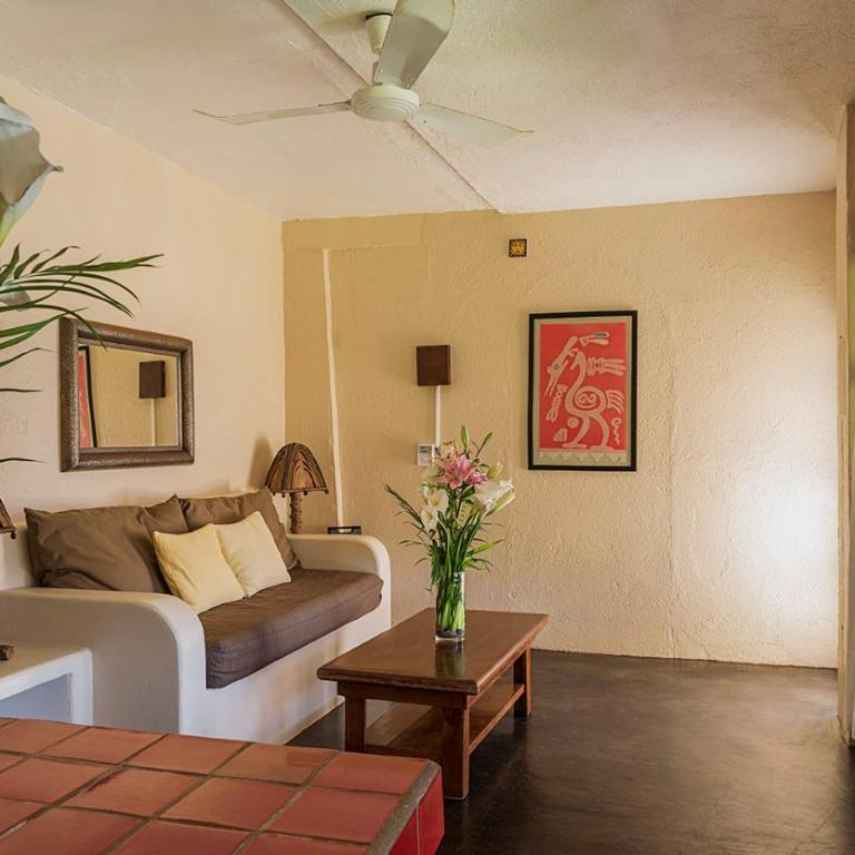 Villas Carrizalillo - Suite con cama grande y balcón - 4