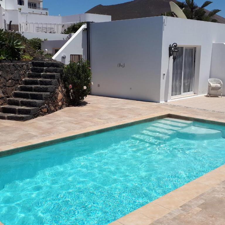 Villa Essence - a unique detached villa with A-C, heated private pool, hottub, gardens, patios and stunning views! - Villa de 3 dormitorios - 2