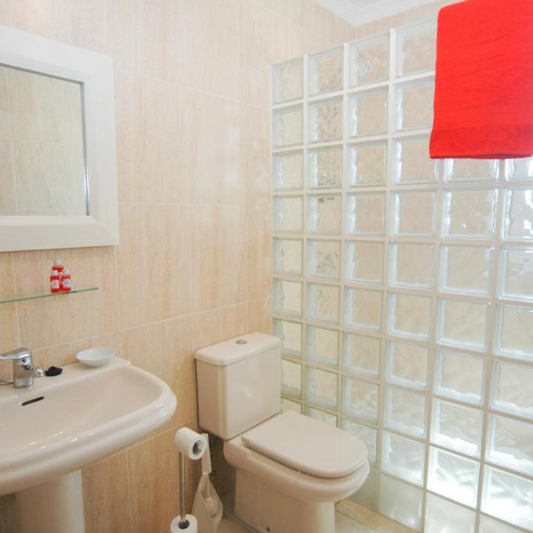 Villa Essence - a unique detached villa with A-C, heated private pool, hottub, gardens, patios and stunning views! - Villa de 3 dormitorios - 29