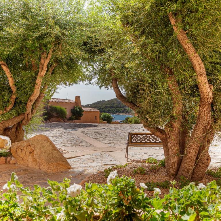 Hotel Cala Lunga - Camera Doppia Standard con Accesso Piazzetta - 1