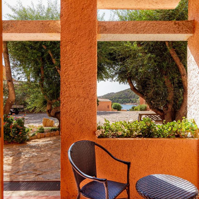 Hotel Cala Lunga - Camera Doppia Standard con Accesso Piazzetta - 2