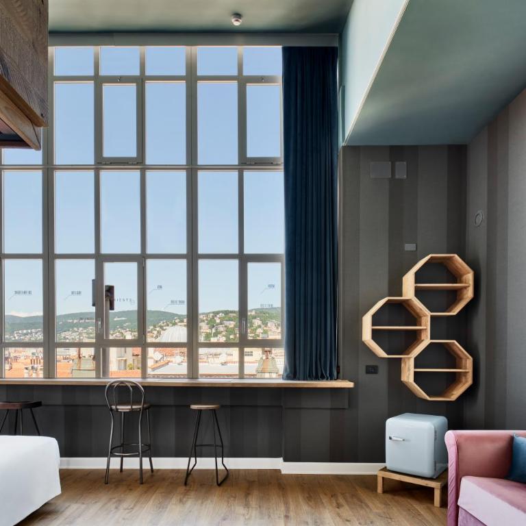 The Modernist Hotel - Suite King - 1