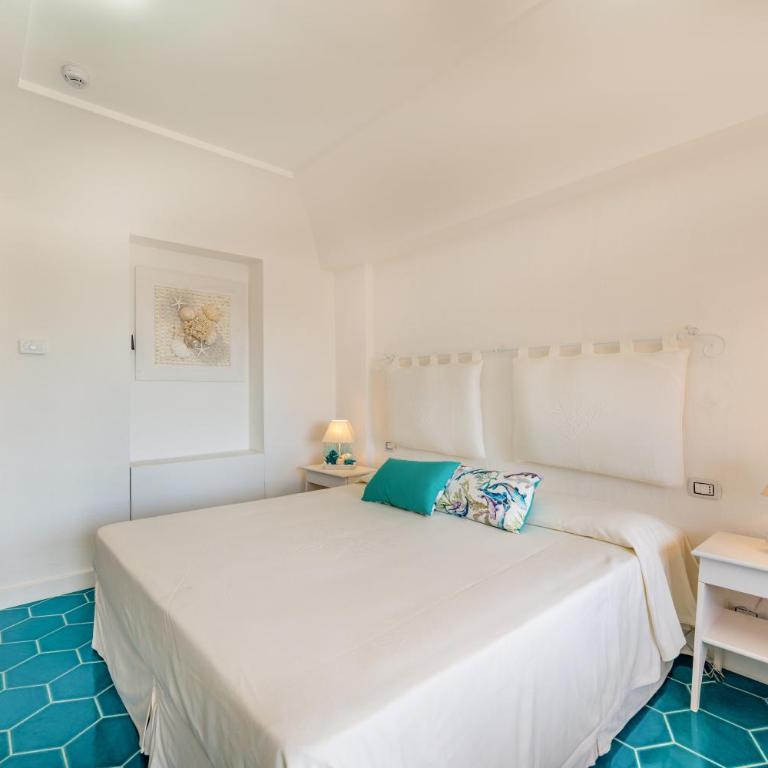 Hotel Cala Lunga - Camera Doppia Prestige con Vista Mare Parziale - 16
