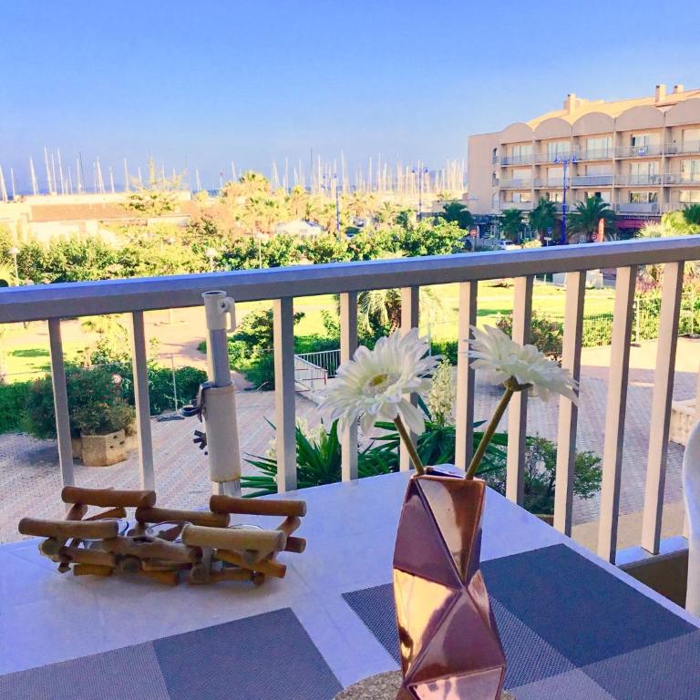 STUDIO PORT D’HYÈRES VUE MER ET ÎLES DE PORQUEROLLES ET PORT-CROS - Studio-Apartment mit Meerblick - 20