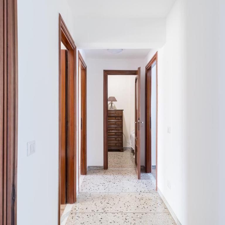Hortis Apartment, 5 persone, 2 camere, balcone, Metro C per il Colosseo a 10 minuti e tram per Termini a 2 minuti - Appartement 2 Chambres - 36