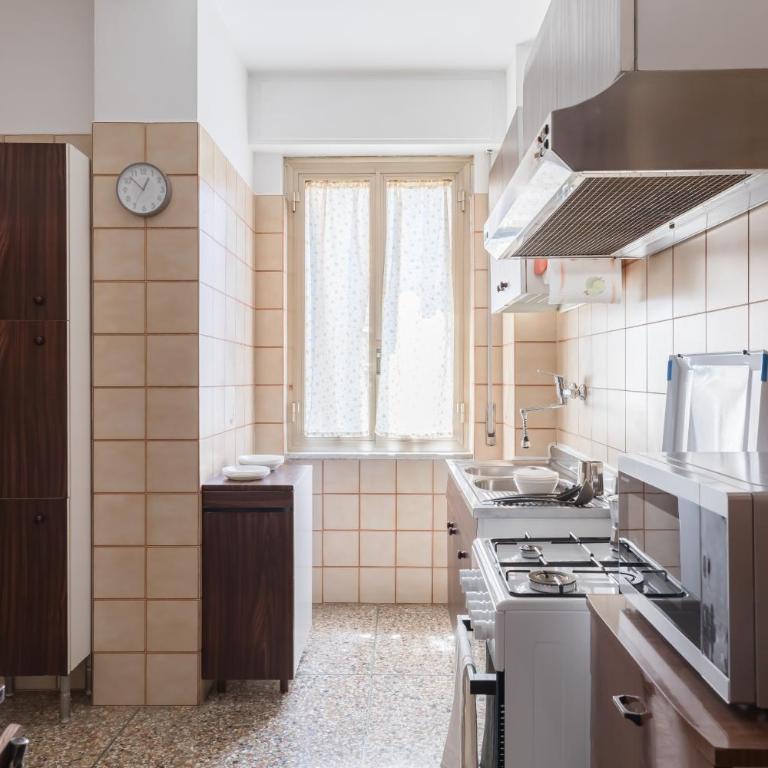 Hortis Apartment, 5 persone, 2 camere, balcone, Metro C per il Colosseo a 10 minuti e tram per Termini a 2 minuti - Appartement 2 Chambres - 30