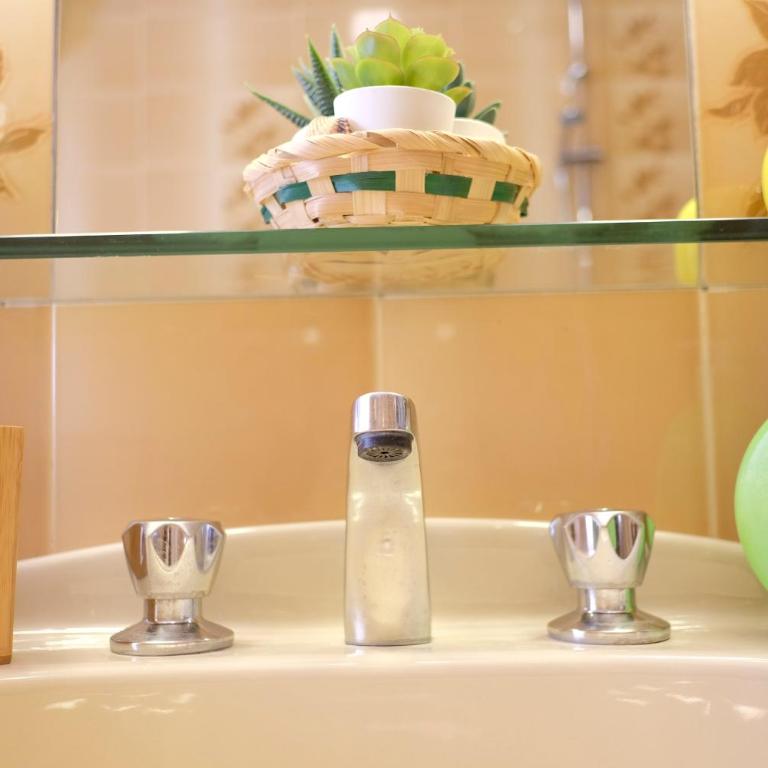A casa di Andrea e Lucia - Camera Matrimoniale con Bagno in Comune - 14