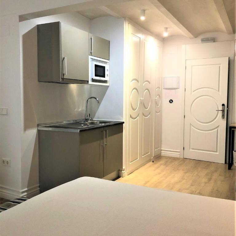 Suites Hom Sevilla - Estudio Deluxe - 1