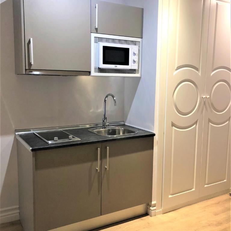 Suites Hom Sevilla - Estudio Deluxe - 2
