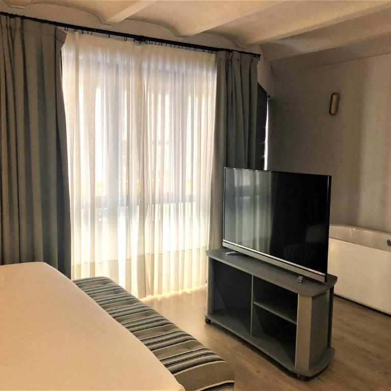 Suites Hom Sevilla - Estudio Deluxe - 7