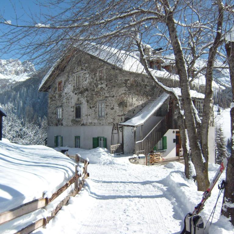 Cherz Romantic House - Apartment with Garden View - 1