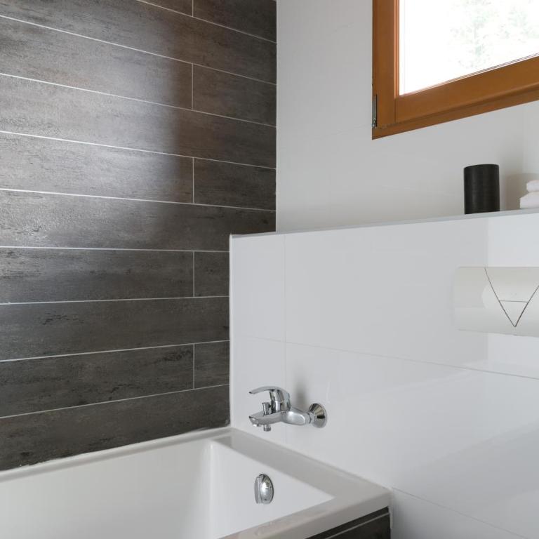 Chalet Marmotte M1 Penthouse for 8 - Superior Apartment - 33