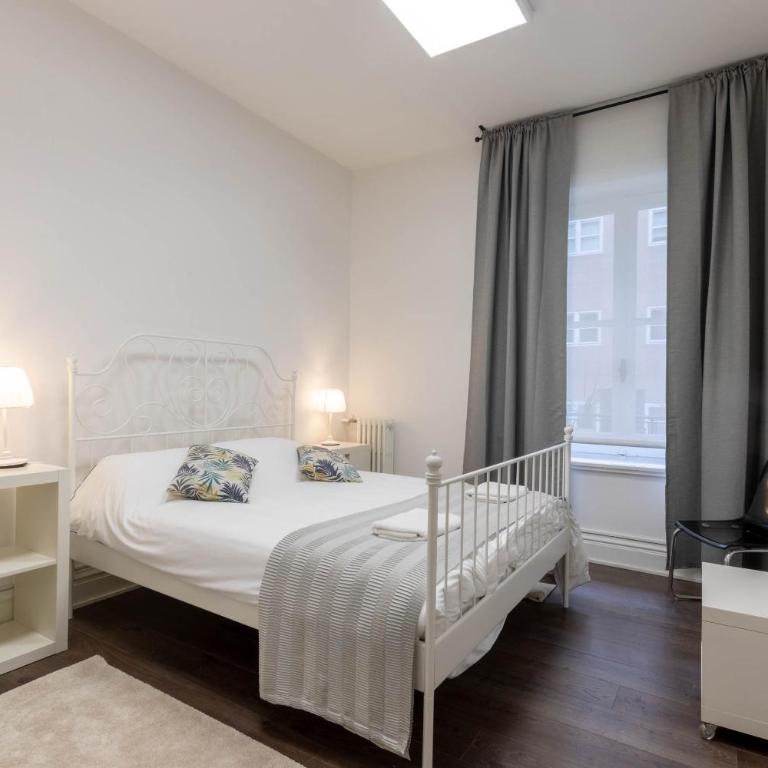 CENTRAL by Kyosai - Three-Bedroom Apartment - 8