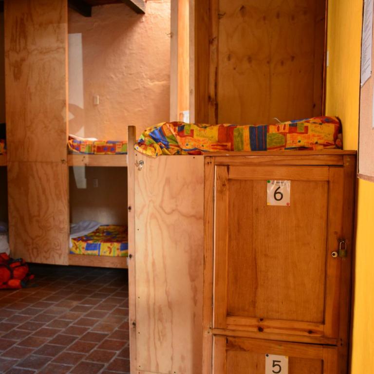 Rossco Hostel & Hotel - Bed in 8-Bed Dormitory Room - 11