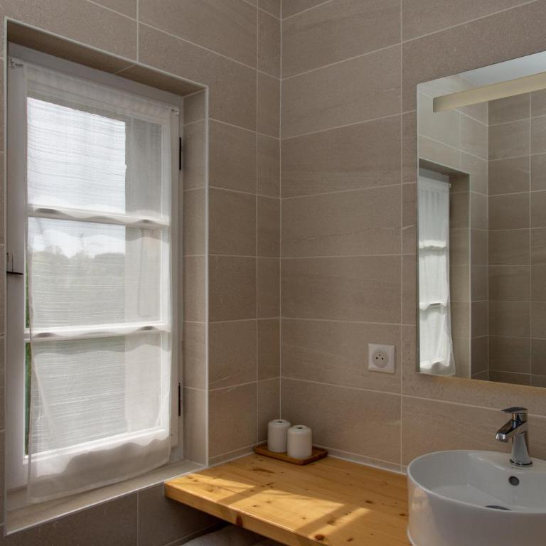 Amodo Lodge - Maison d'hôtes - Chambre Double Deluxe - 1