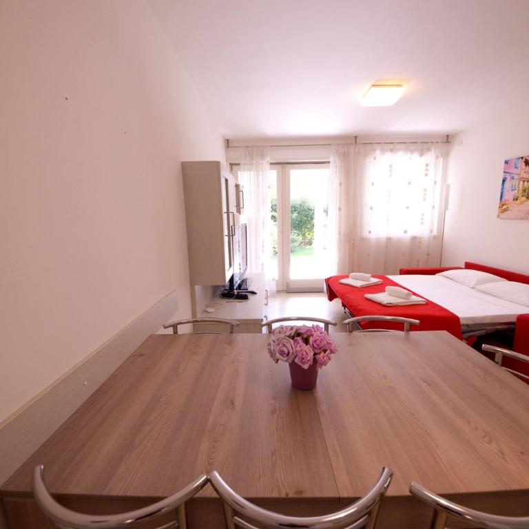 1Dest - Private Garden In Paradise - Appartamento con 2 Camere da Letto e Giardino - 2