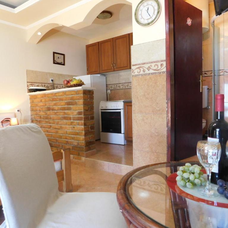 Apartments Klakor - Comfort Studio with Terrace and Sea View - 19
